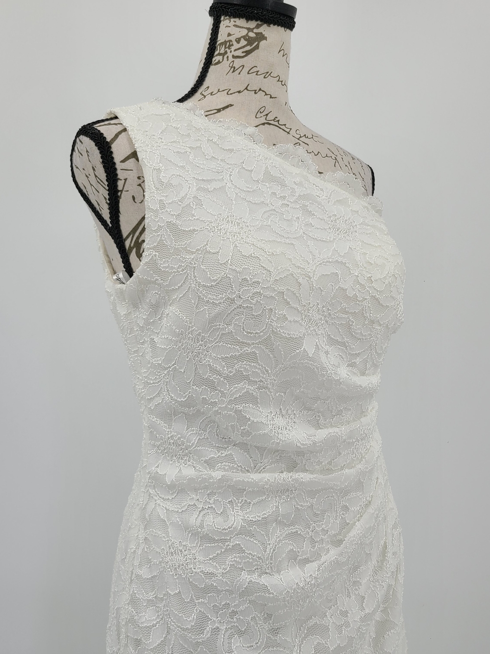 David's Bridal Studio White Lace One-Shoulder Wedding Dress - Picture 5 of 16
